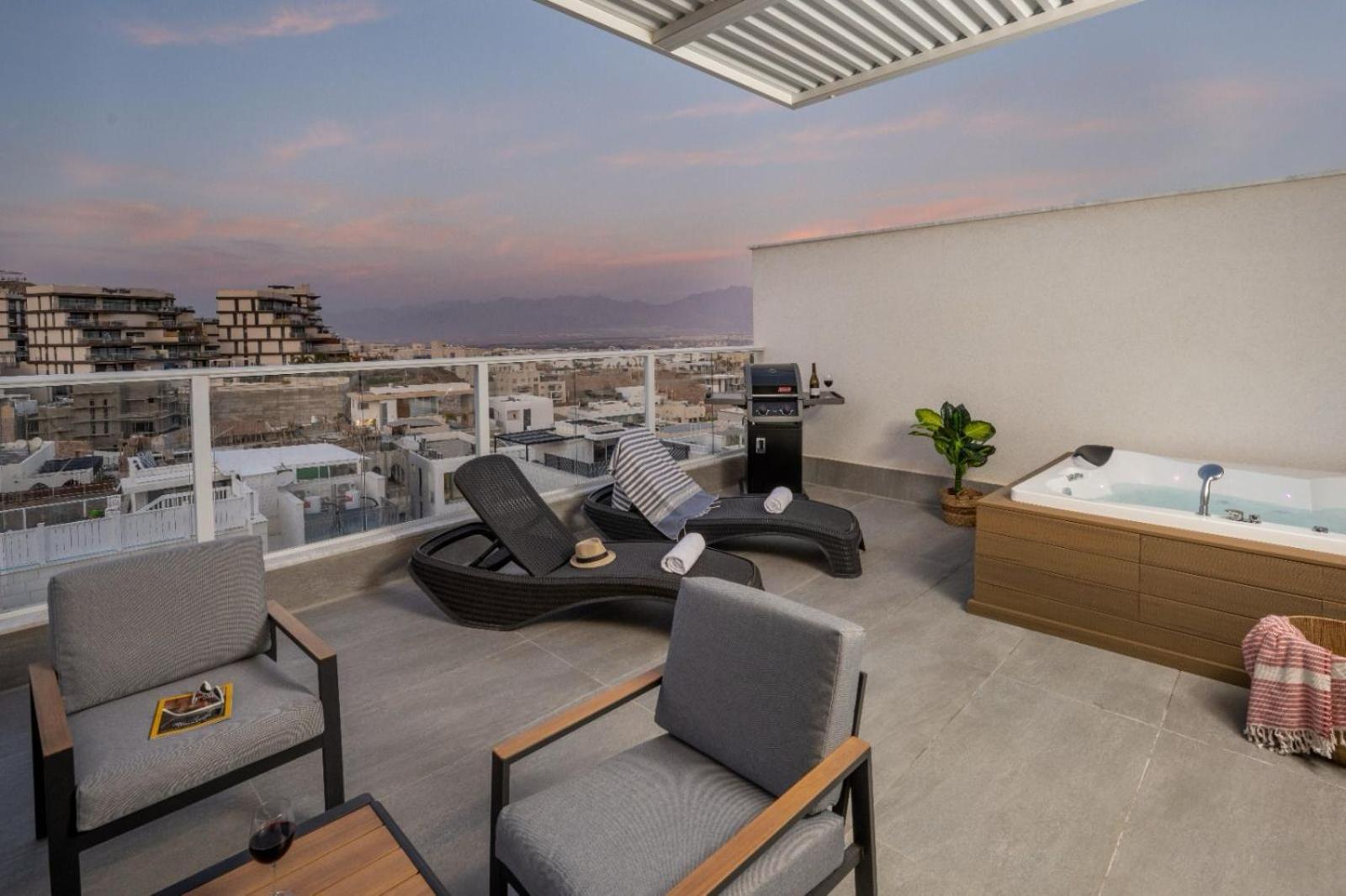 Mountain And Sea View - Penthouse With Private Pool Apartment Eilat Exterior photo